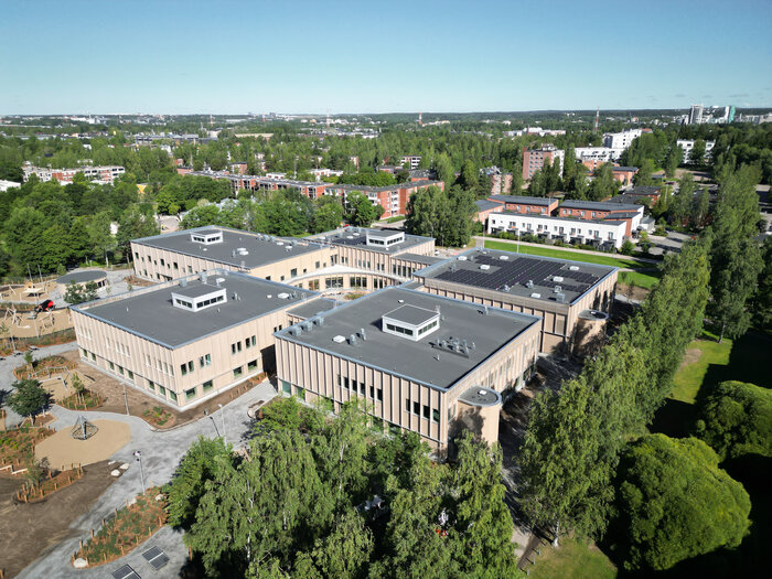 Maatullin peruskoulu dronekuva